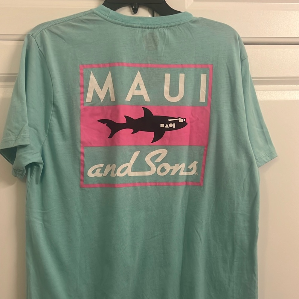 Maui and Sons tshirt